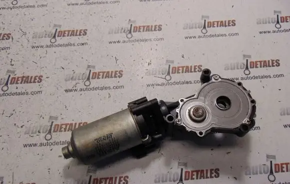Lexus IS 220D-250-350 Seat adjustment motor 8582033020