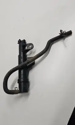 KIA Sorento Headlight washer spray nozzle