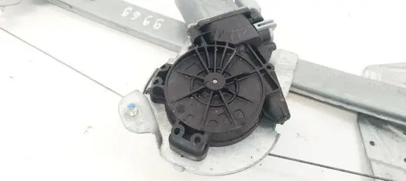 Toyota Aygo AB10 Front door window regulator motor