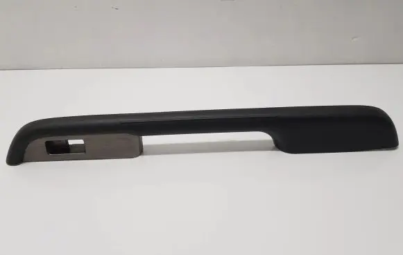 Nissan X-Trail T30 Rear door window switch trim 829498H300