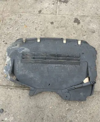 BMW 5 E39 Engine splash shield/under tray 82428559