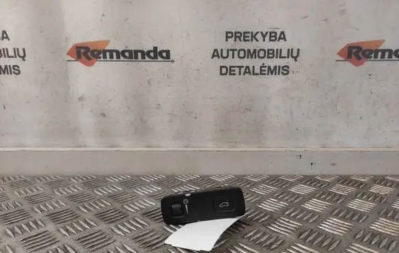 Volvo S90, V90 Tailgate opening switch P31376510