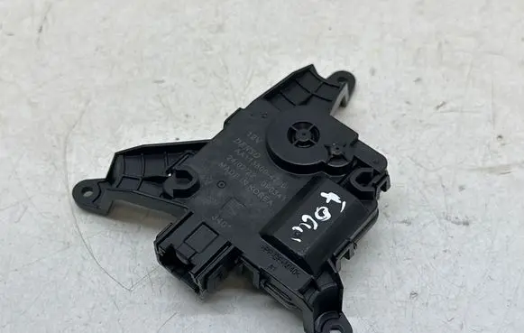 Ford Focus Air flap motor/actuator AA1138004790