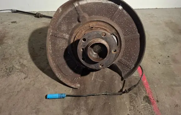 BMW 7 E65 E66 Rear wheel hub