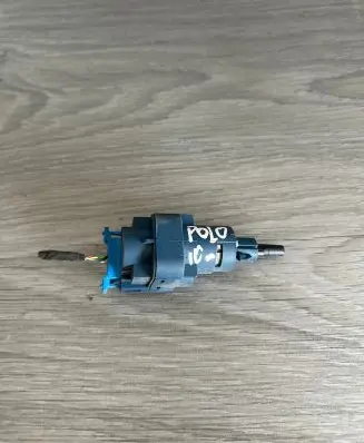 Volkswagen Polo V 6R Brake pedal sensor switch 6Q0927189