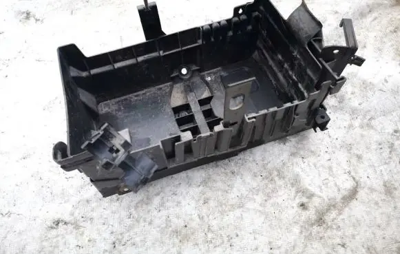 Battery box tray