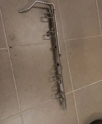 BMW 5 E39 Fuel main line pipe 143982702