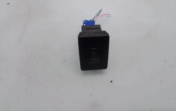 Toyota Yaris Windscreen/window heater switch