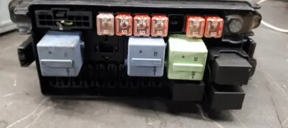 Mini One - Cooper R50 - 53 Fuse box set