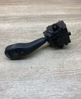 BMW 5 E39 Indicator stalk 8363668 01104010