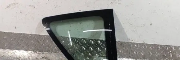 Peugeot 1007 Rear side window 