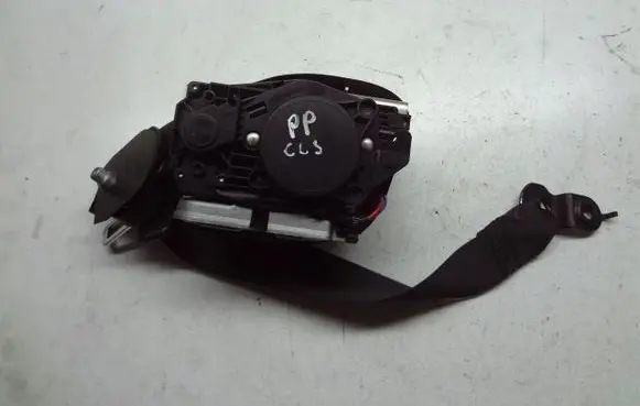 Mercedes-Benz CLS C219 Seat belt trim 