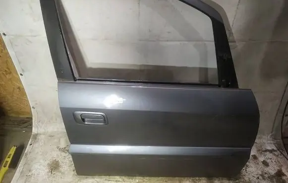 Opel Zafira A Front door pilkos