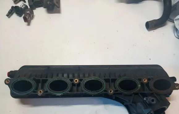 Volvo S80 Intake manifold 30646520