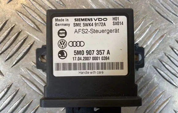 Volkswagen PASSAT B6 Light module LCM 5M0907357A 5WK49172A 1704200700010394