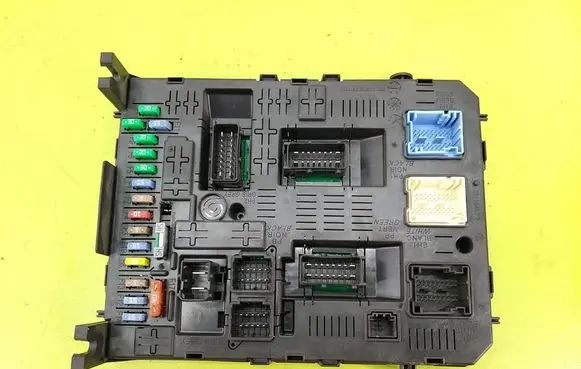 Peugeot 308 SW Comfort/convenience module 281201930C