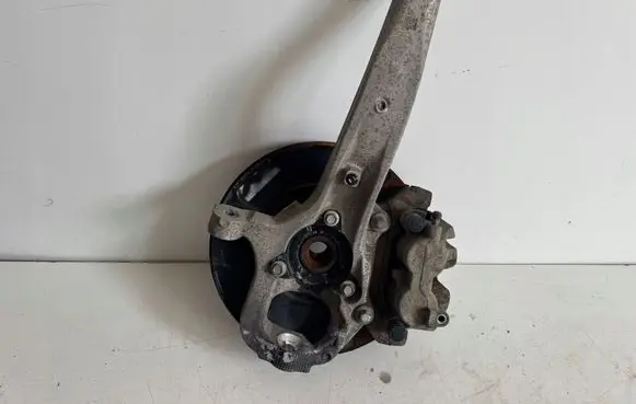 Jeep Grand Cherokee Front wheel hub spindle knuckle 04877658AC