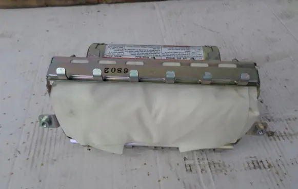Suzuki Grand Vitara II Passenger airbag