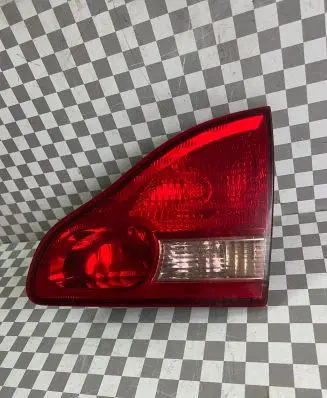 Toyota Avensis Verso Tailgate rear/tail lights 76544441