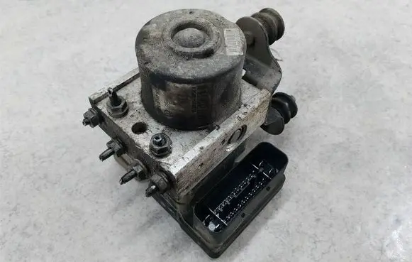 Volkswagen Jetta V ABS Pump
