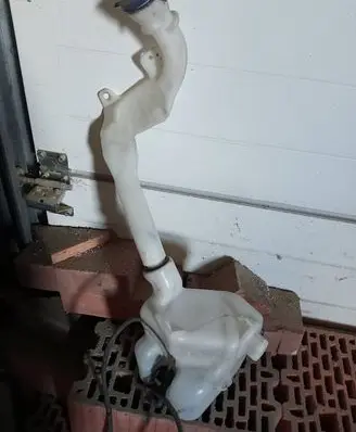 Peugeot 207 Windshield washer fluid reservoir/tank 964833758003