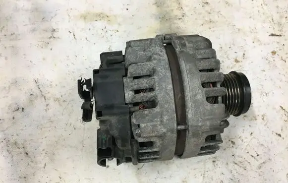 Citroen Berlingo Generator/alternator 9810525380