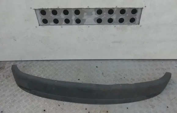 Front bumper lip