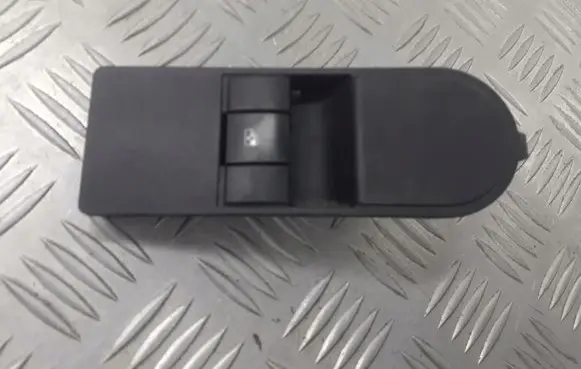 Opel Zafira B Quarter vent window switch 13228709