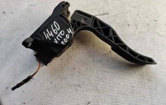 Mercedes-Benz Vito Viano W639 Accelerator throttle pedal A9063000304 0280755025 060429A019