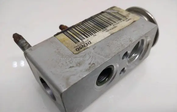 Air conditioning (A/C) expansion valve