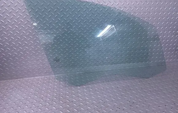 Citroen C5 Front door window glass four-door 9806003680 9202L3