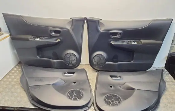 Toyota Yaris Front door card panel trim