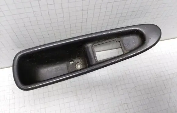 Volvo S40, V40 Front door window switch trim 821424