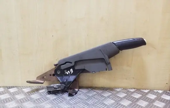 Handbrake/parking brake lever assembly
