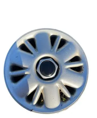 Chrysler Voyager R15 wheel hub/cap/trim 4472538
