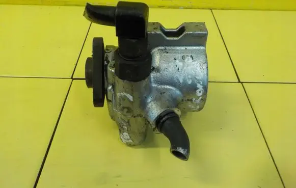 Jeep Grand Cherokee (WJ) Power steering pump 52089301AC