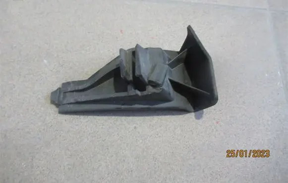 Volvo V50 Front bumper mounting bracket 30678482