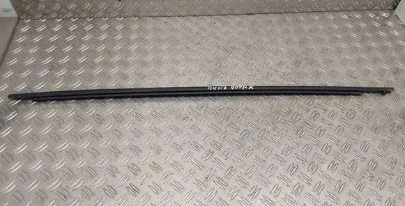 Toyota Auris 150 Front door glass trim molding