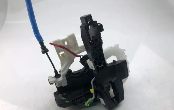 KIA Ceed Coupe door lock (next to the handle) 81310J7010