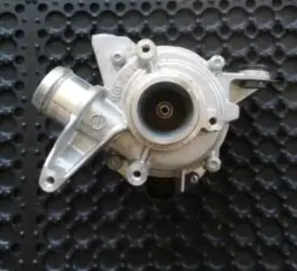 Mercedes-Benz C W205 Water pump a2642000100