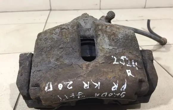 Skoda Yeti (5L) Front brake caliper