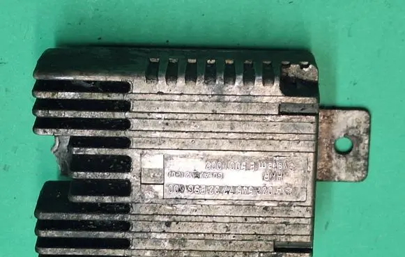Mercedes-Benz E W210 Fan control module E5001002 GDAL5112