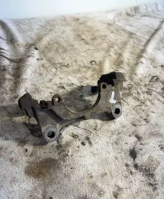 Volkswagen PASSAT B7 Floor mat clip fixing clamp 