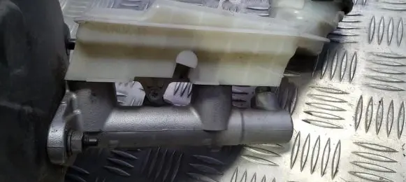Honda Insight Master brake cylinder