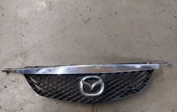 Front bumper upper radiator grill