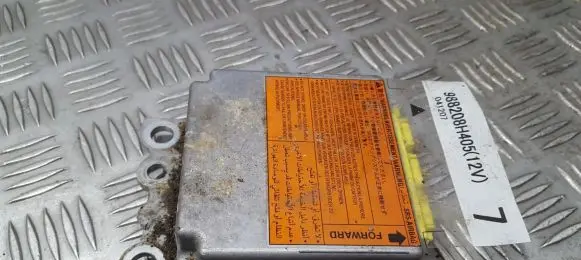 Nissan X-Trail T30 Airbag control unit/module 988208H405
