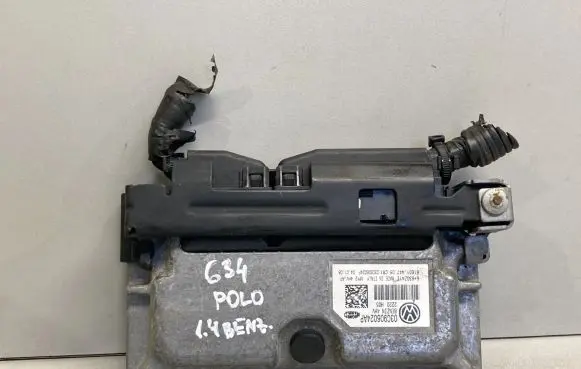 Volkswagen Polo IV 9N3 Engine control unit/module 03C906024AP