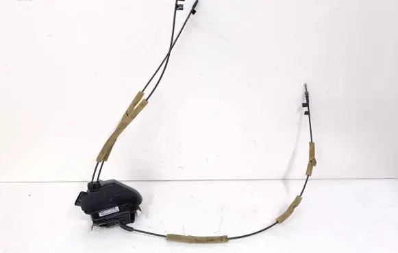 Nissan Leaf I (ZE0) Front door lock 3031339