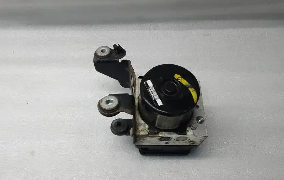 Volvo V60 ABS Pump 31329137 61001700377 285262580