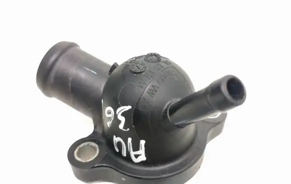 Volkswagen Tiguan Engine coolant pipe/hose 04l121131aa
